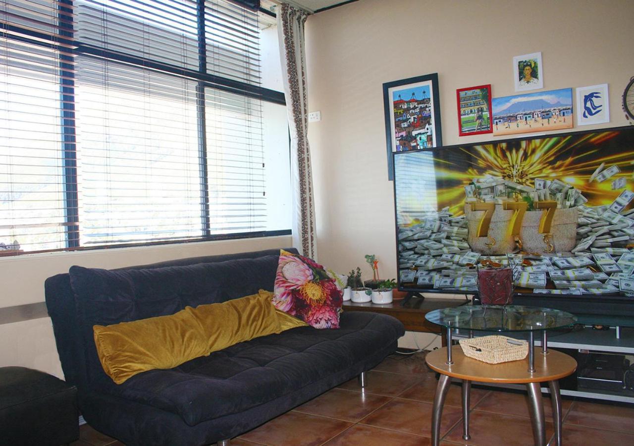 U PRIVATE STUDIO apartment in Gardens Centre
