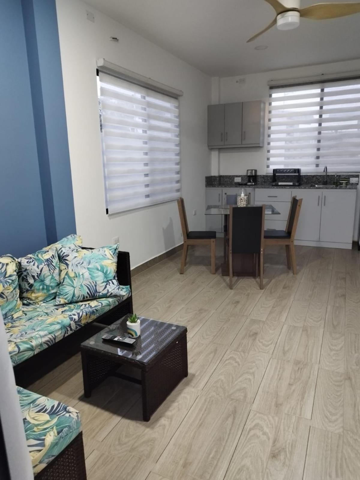 Ballenita Suites