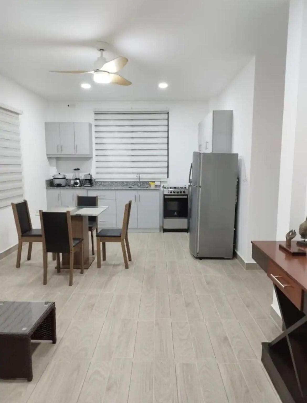 Ballenita Suites