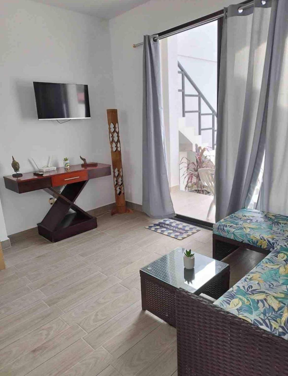 Ballenita Suites