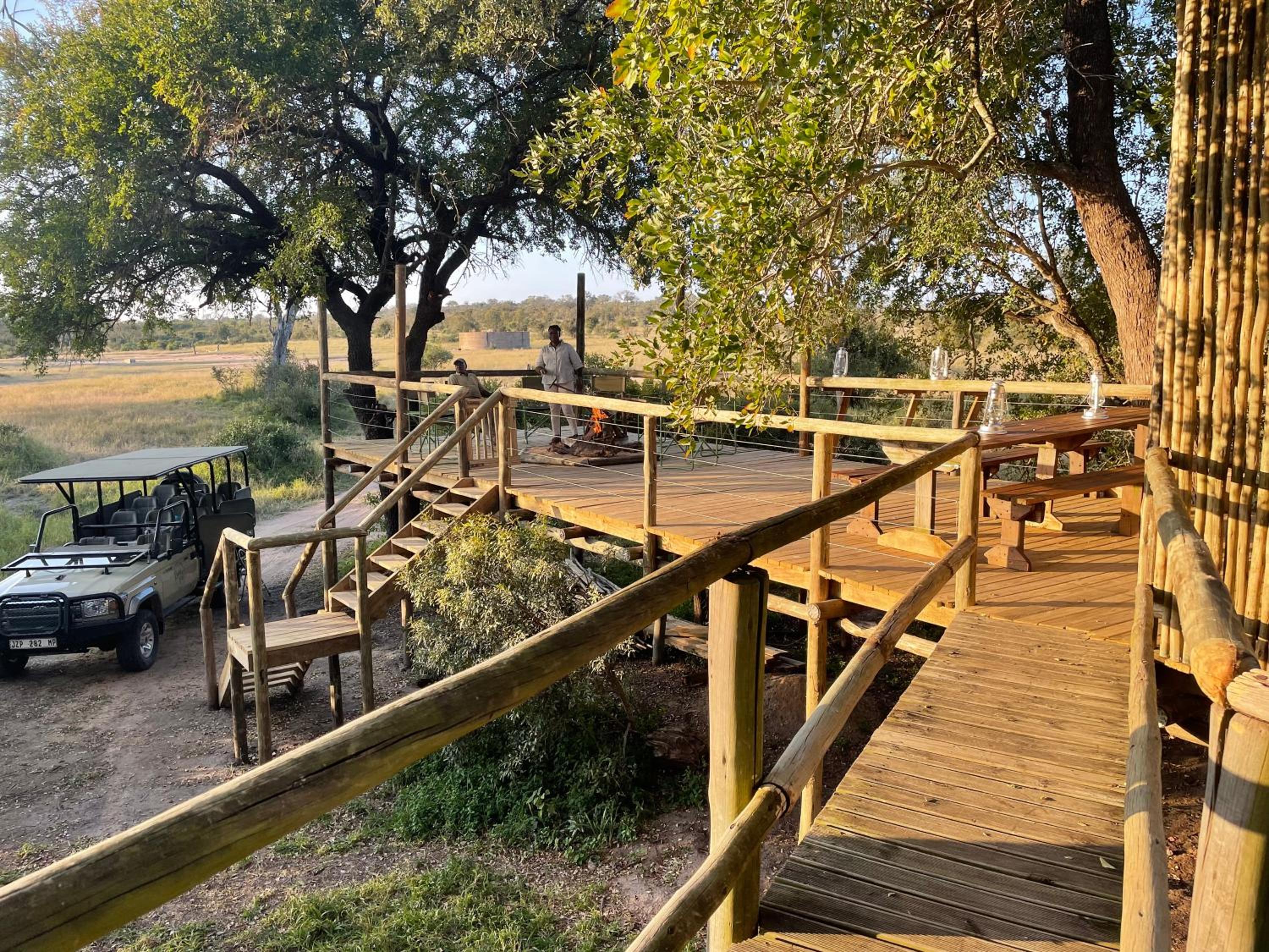 Rhino Walking Safaris