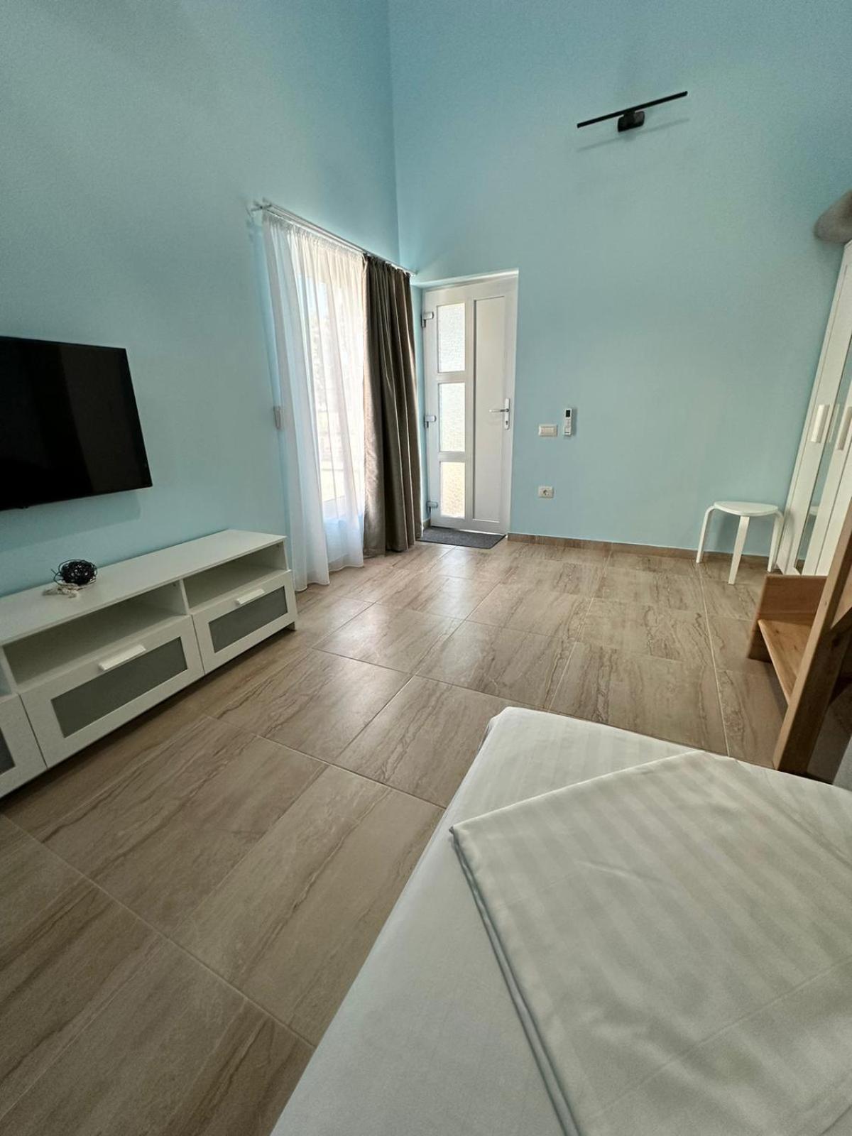 Halta Pescăruş Accommodation