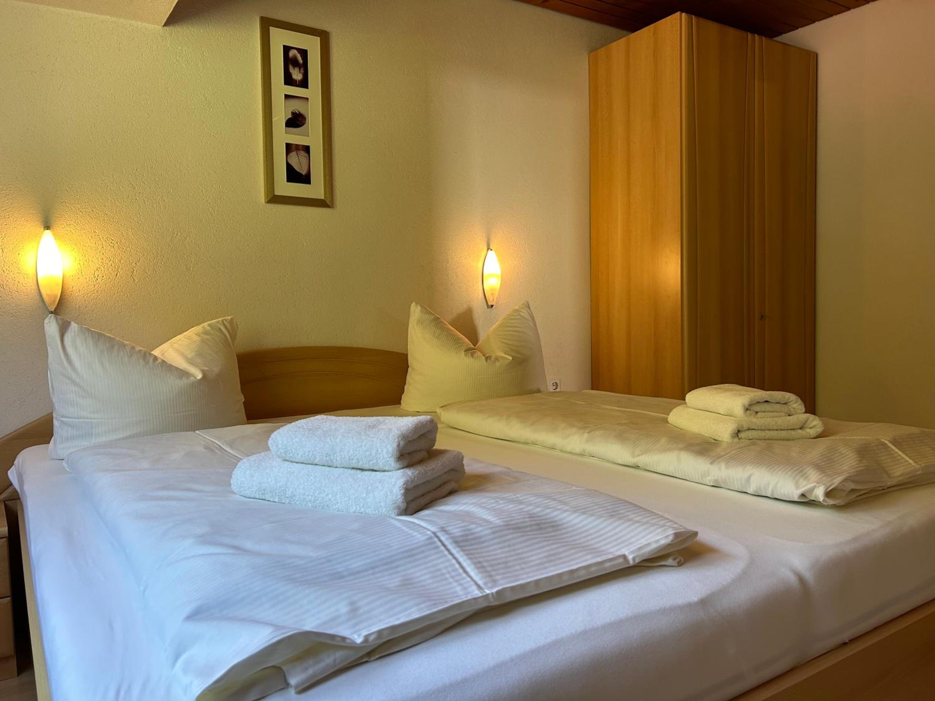 WOLF RETREAT Apartments im Lechtal davor Appartementhaus Michaela