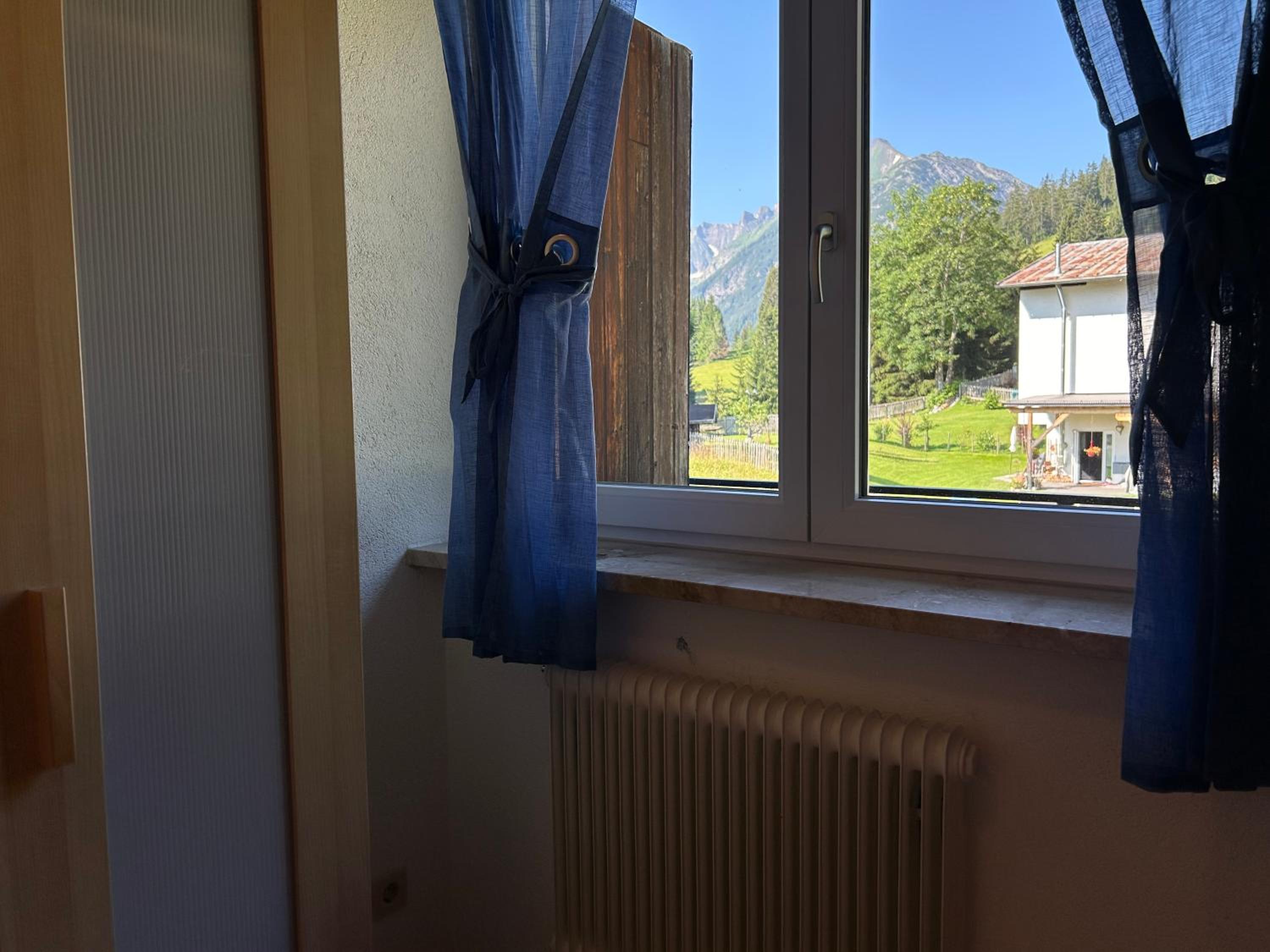 WOLF RETREAT Apartments im Lechtal davor Appartementhaus Michaela