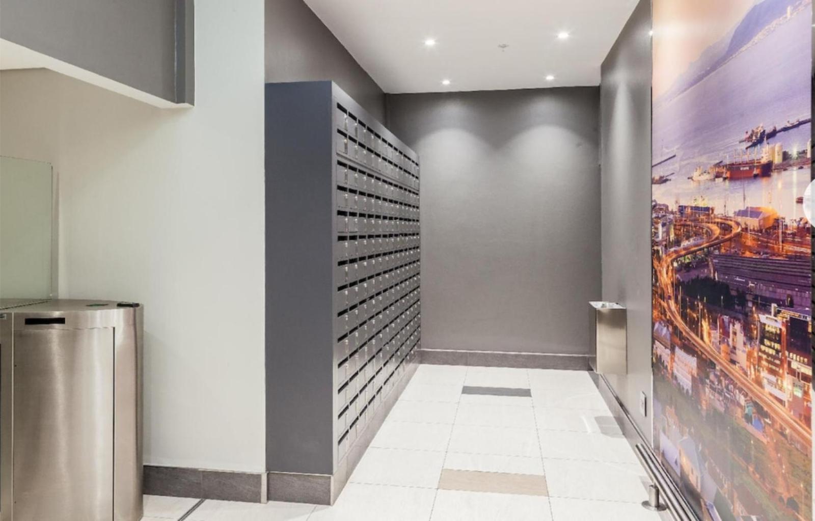 U PRIVATE STUDIO apartment in Gardens Centre