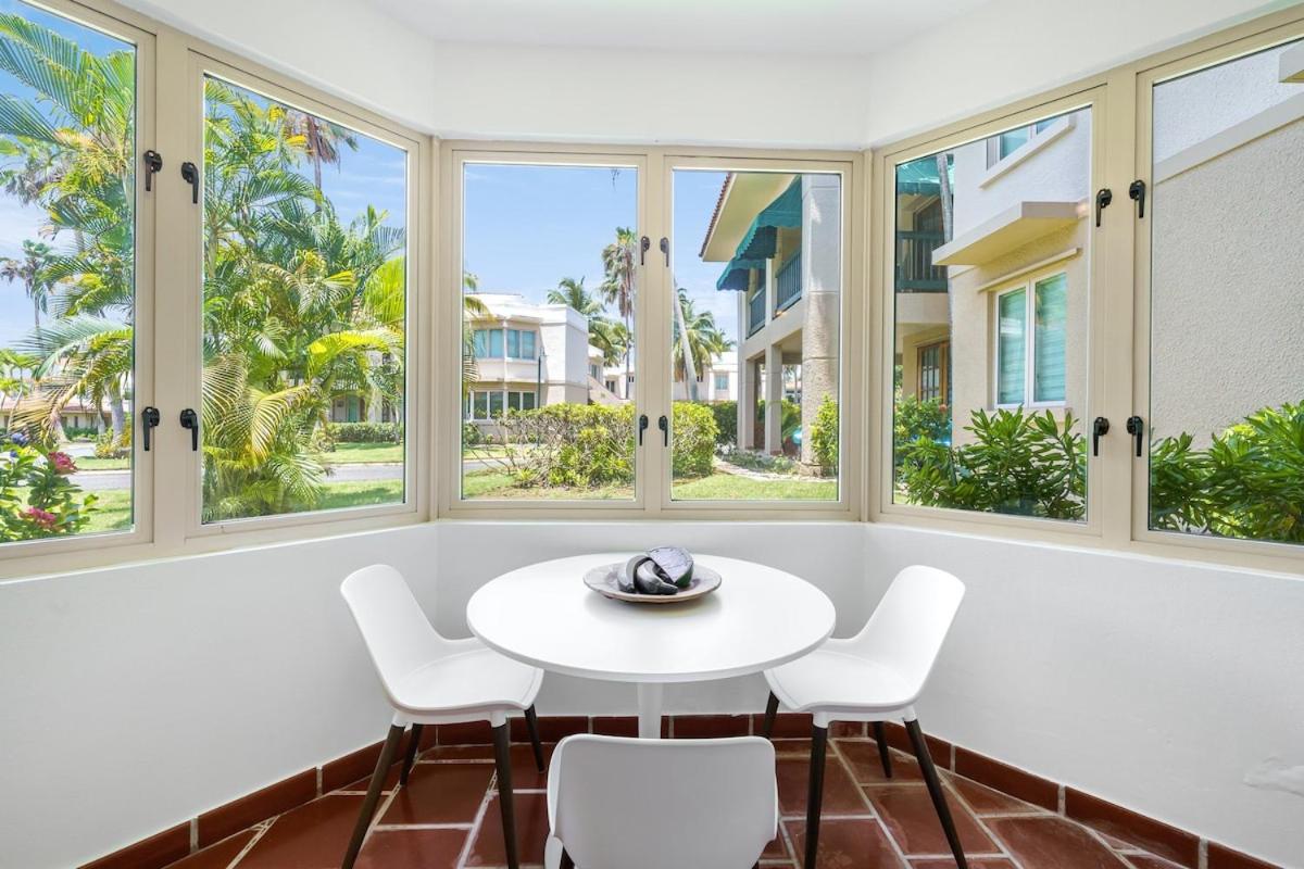 Quaint villa Beach access Elina view 5
