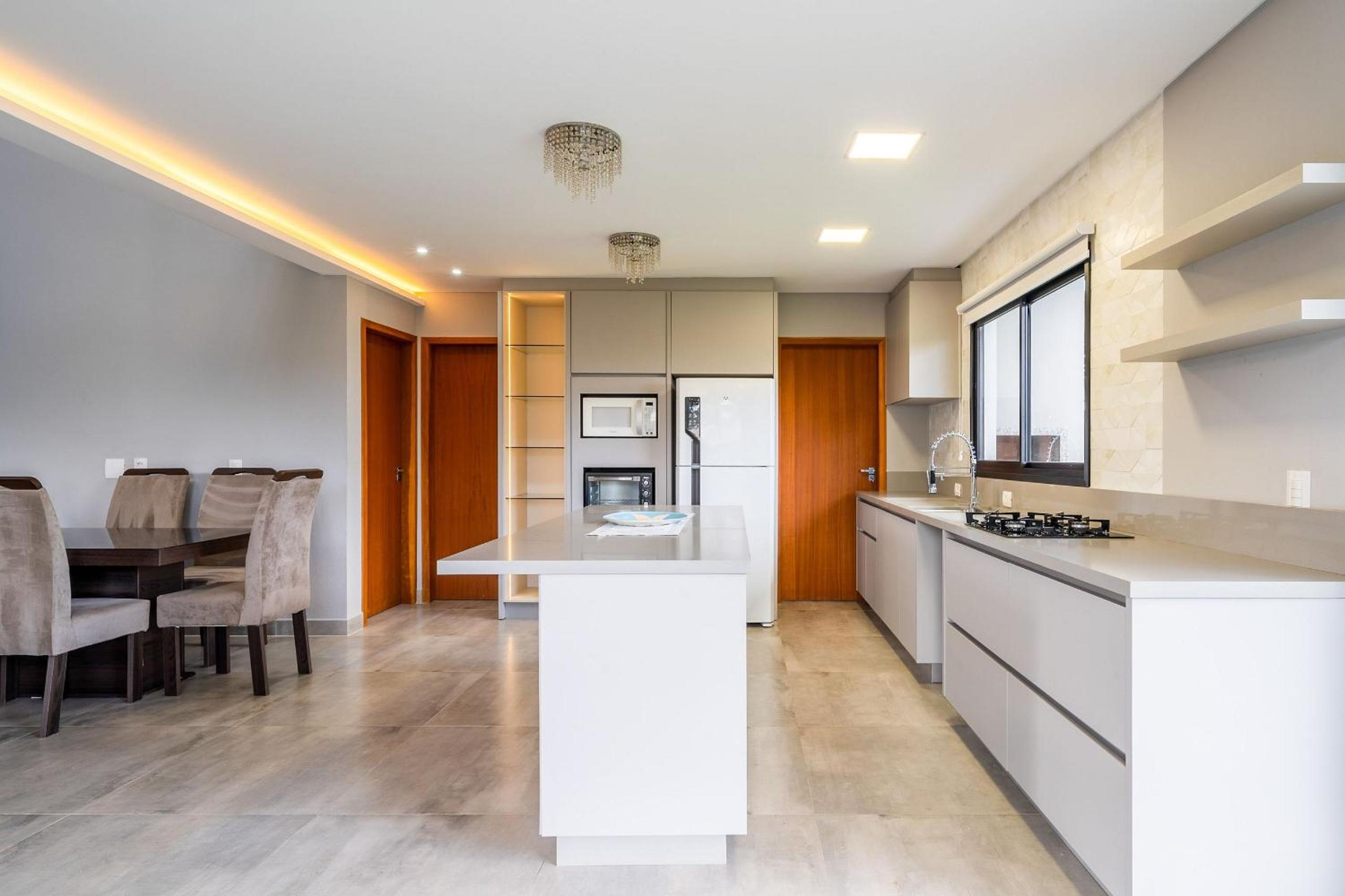 Casa Gladis: Seu Paraíso a Poucos Metros do Mar