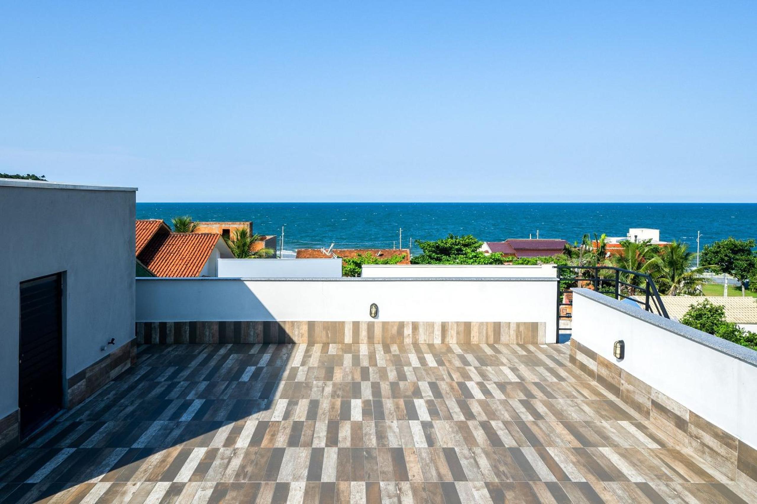 Casa Gladis: Seu Paraíso a Poucos Metros do Mar
