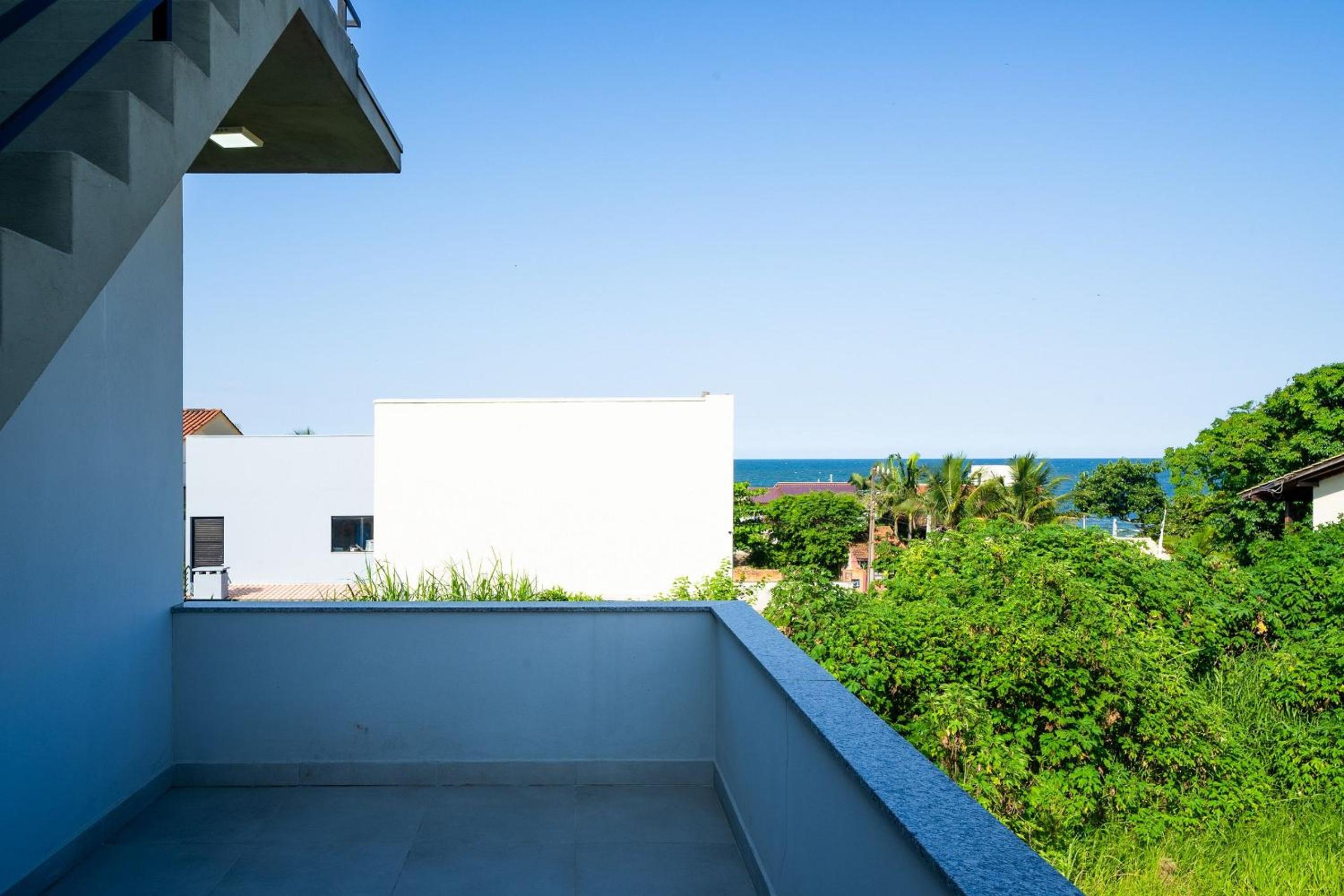 Casa Gladis: Seu Paraíso a Poucos Metros do Mar