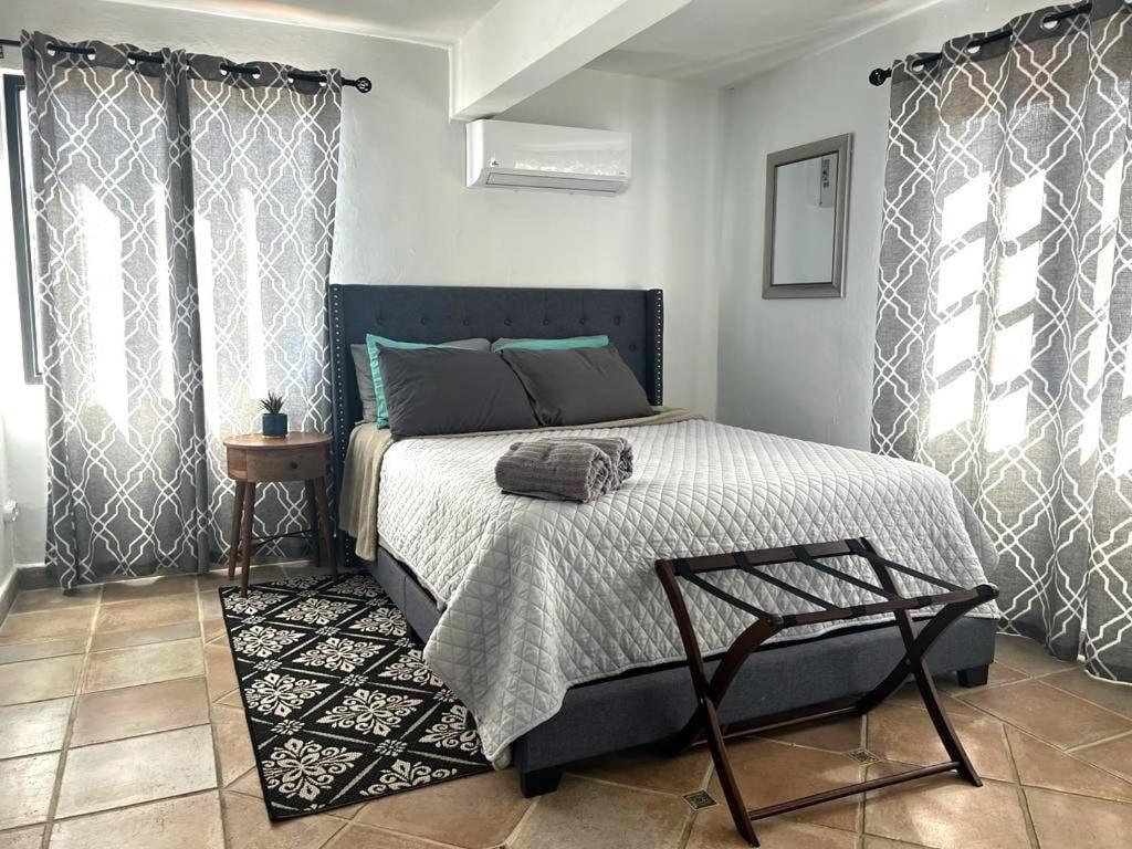 4 BR Kikita Beach Villa Oceanfront w Pool - Property Image 33