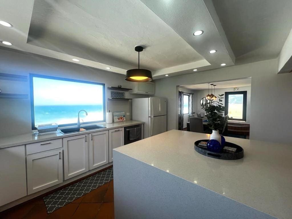 4 BR Kikita Beach Villa Oceanfront w Pool - Property Image 32