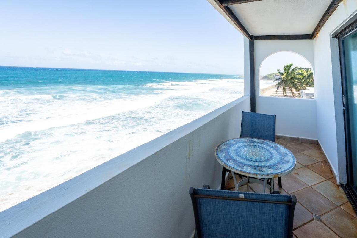 4 BR Kikita Beach Villa Oceanfront w Pool - Property Image 2