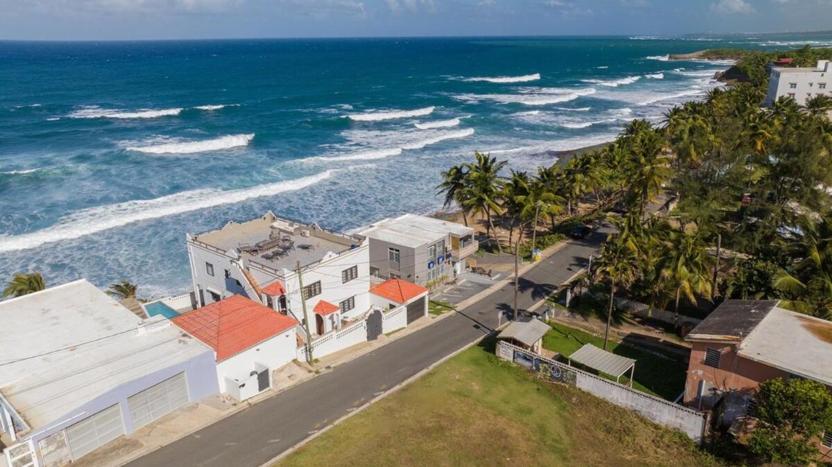 4 BR Kikita Beach Villa Oceanfront w Pool - Property Image 5