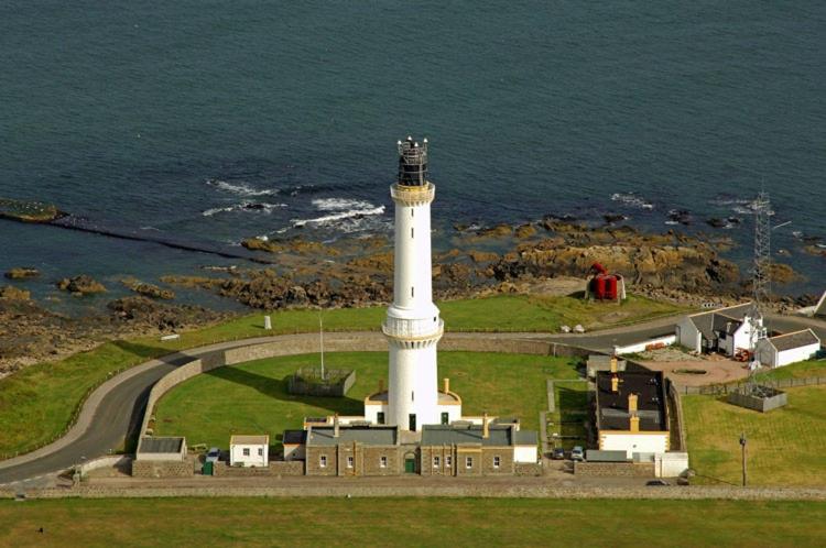 Aberdeen Lighthouse Cottages - coastal, dolphins