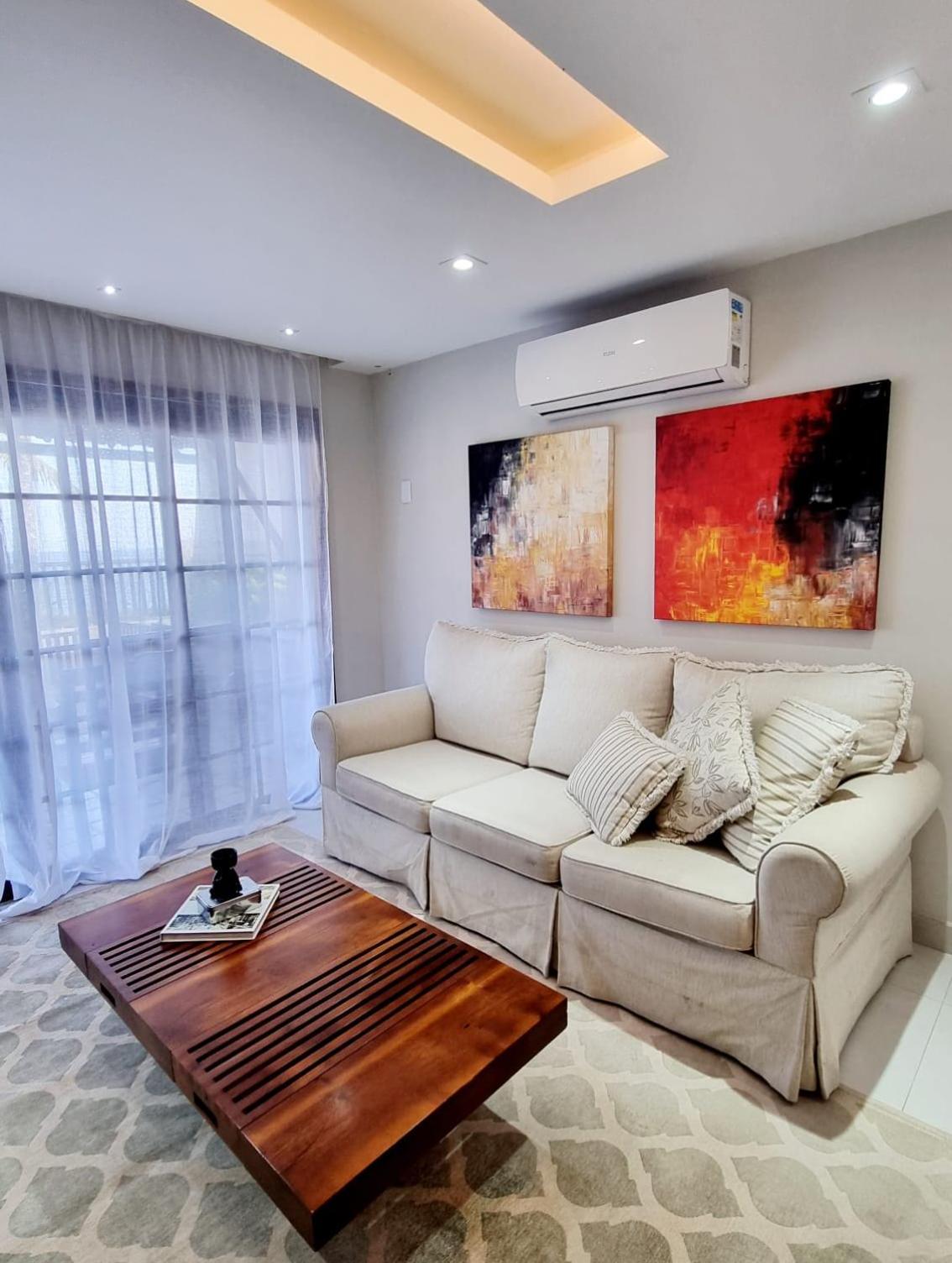 Casa Cond Ocean House Camboinhas Pé na Areia 4qts