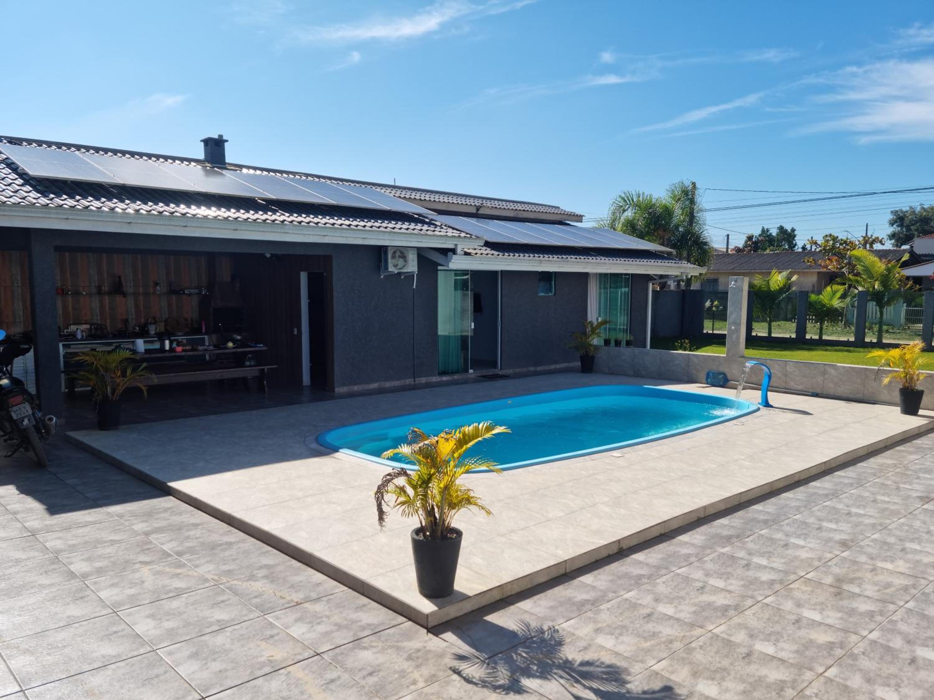 Casa Alto Padrão Perto da Praia C/ Piscina Grande
