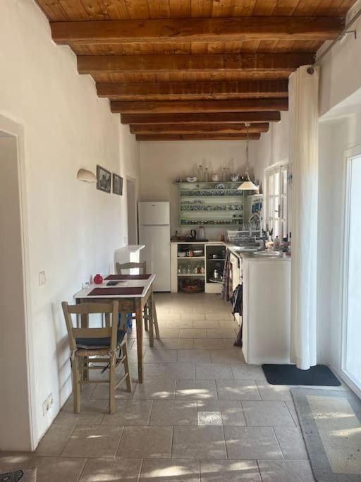 Serene Villa close to Aliki & Paros Airport view 3