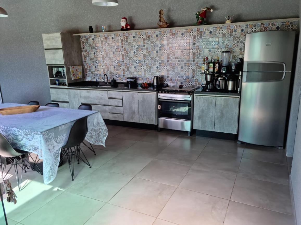Casa Alto Padrão Perto da Praia C/ Piscina Grande