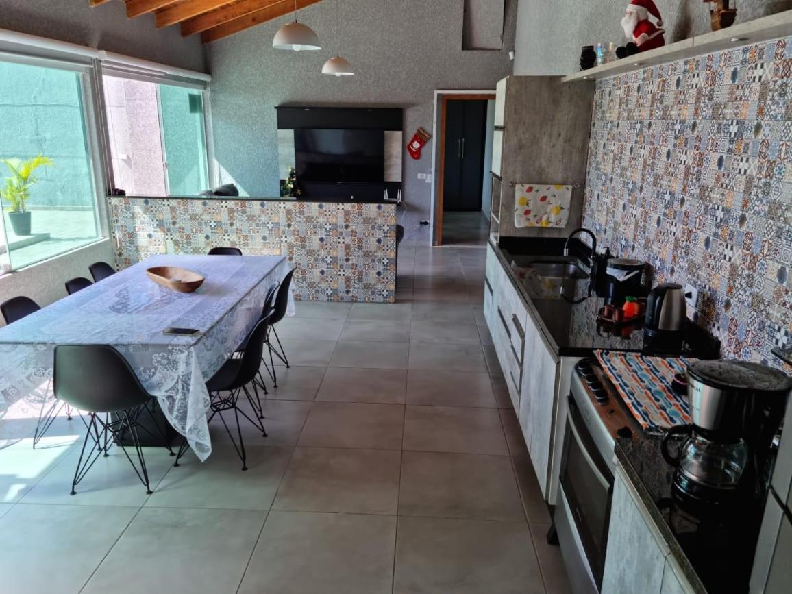 Casa Alto Padrão Perto da Praia C/ Piscina Grande
