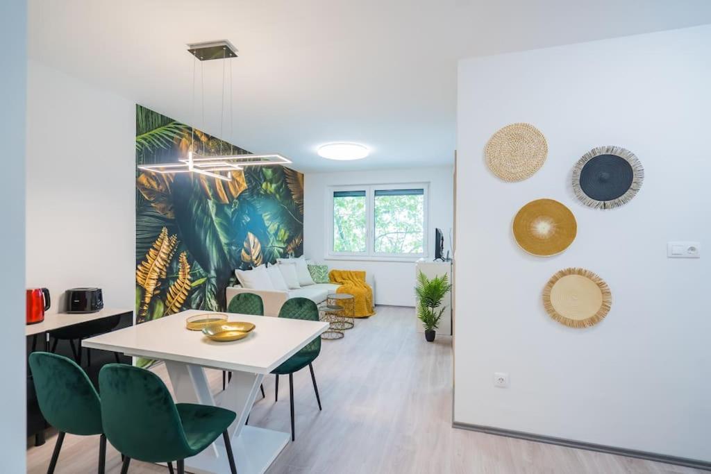 Jungle Apartment