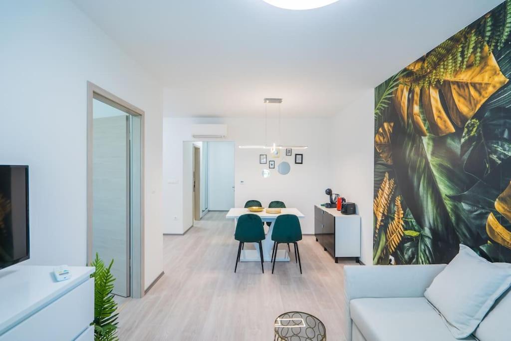 Jungle Apartment