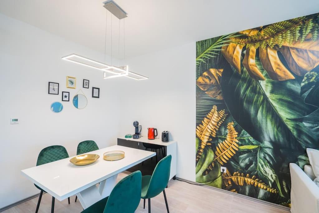 Jungle Apartment