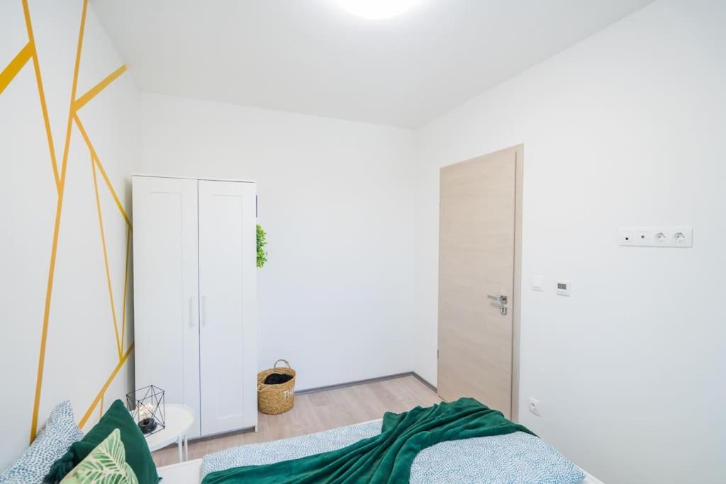 Jungle Apartment