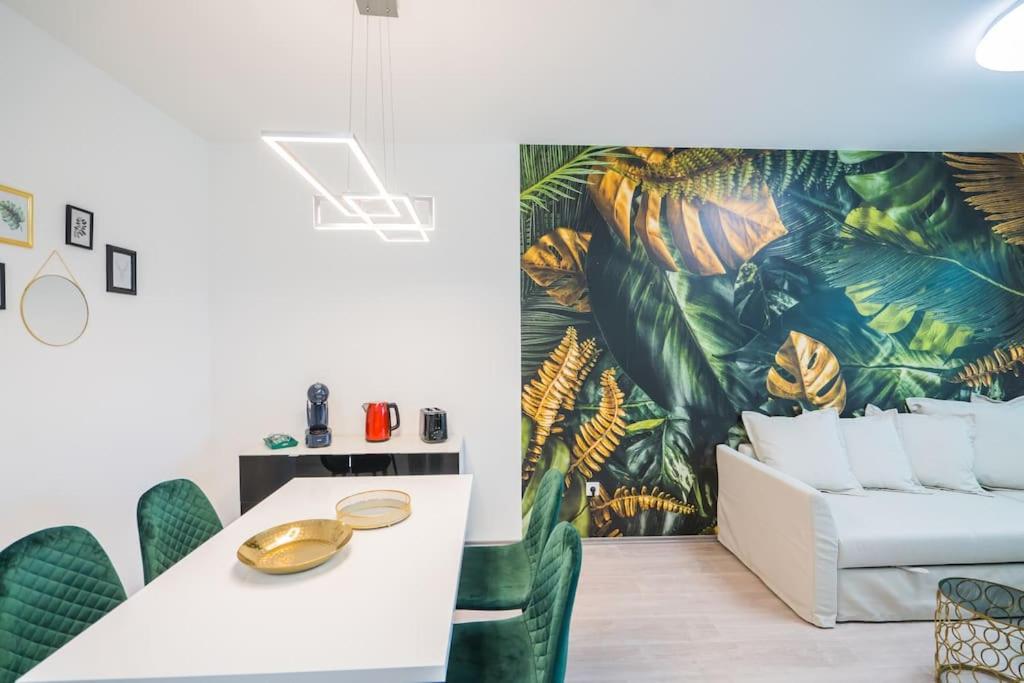 Jungle Apartment