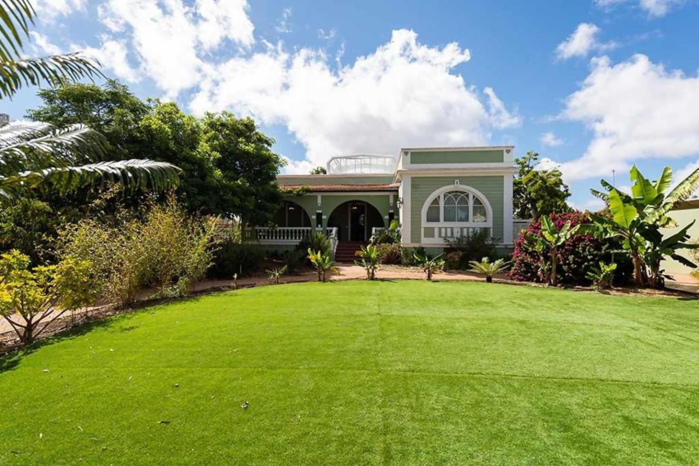 Hotel Amplia Villa de lujo con piscina climatizada - Image 1