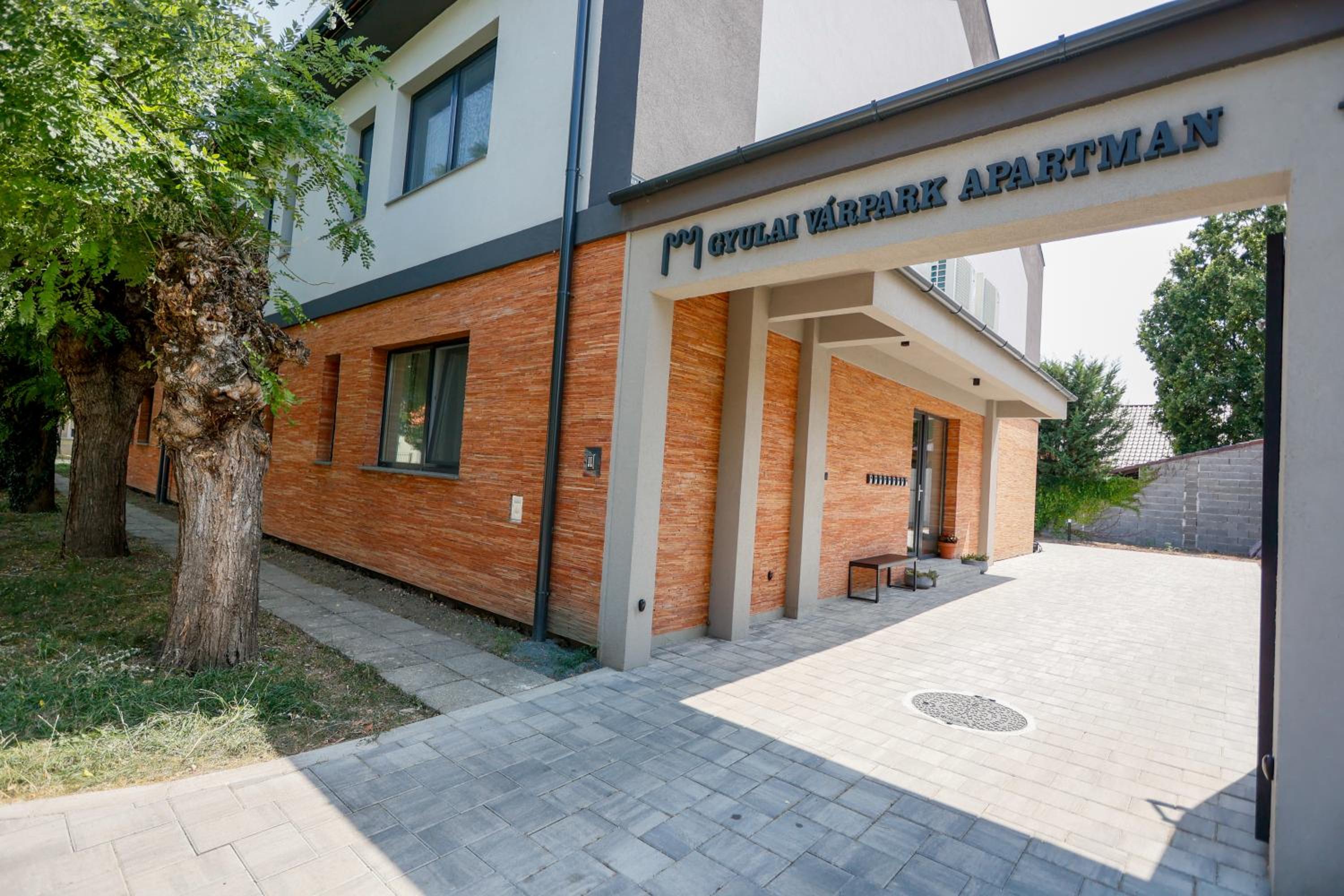 Gyulai Várpark Apartman 2 view 3