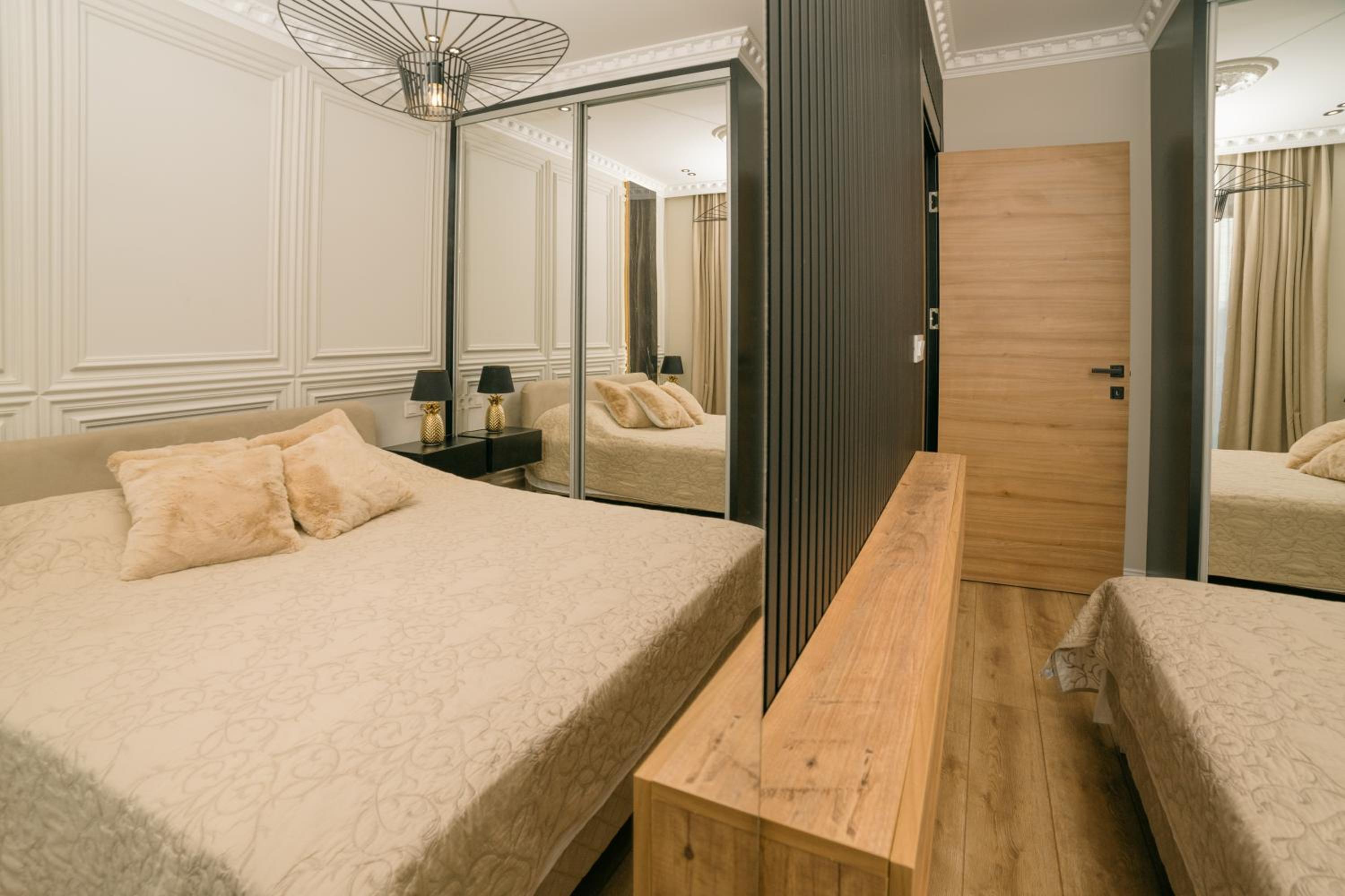 Luxury Apartment with Green Terrace, Porto Milena View and Private Garage view 5