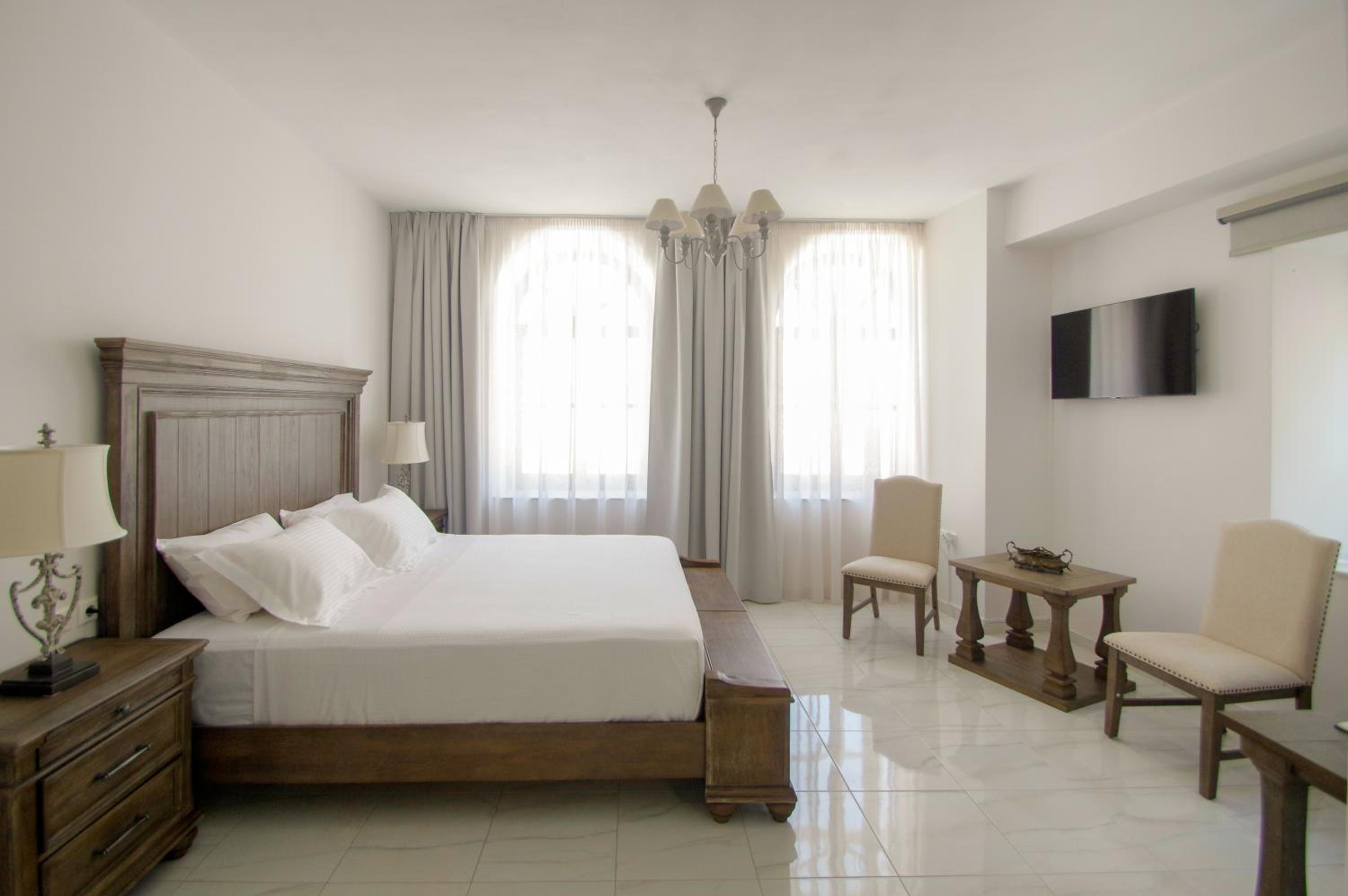 Atrium Suites photo 5