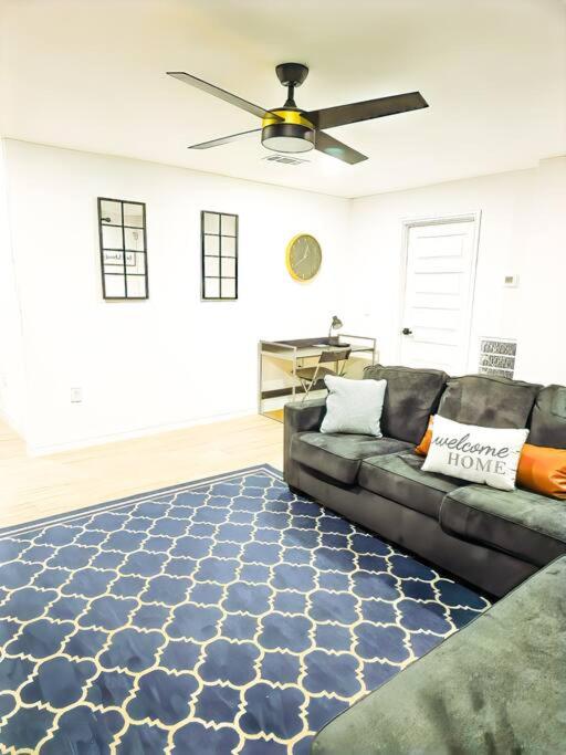 1BR 1Q Bed Queen Sofa bed DwnTwn Med Center view 2