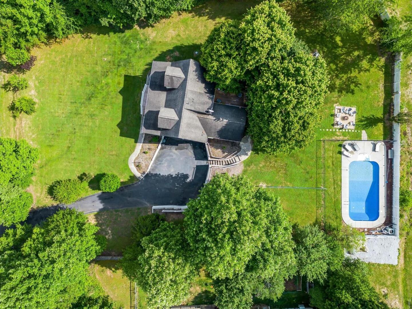 NEWLY Renovated near Asheville! HOT TUB and seasonal POOL! view 2