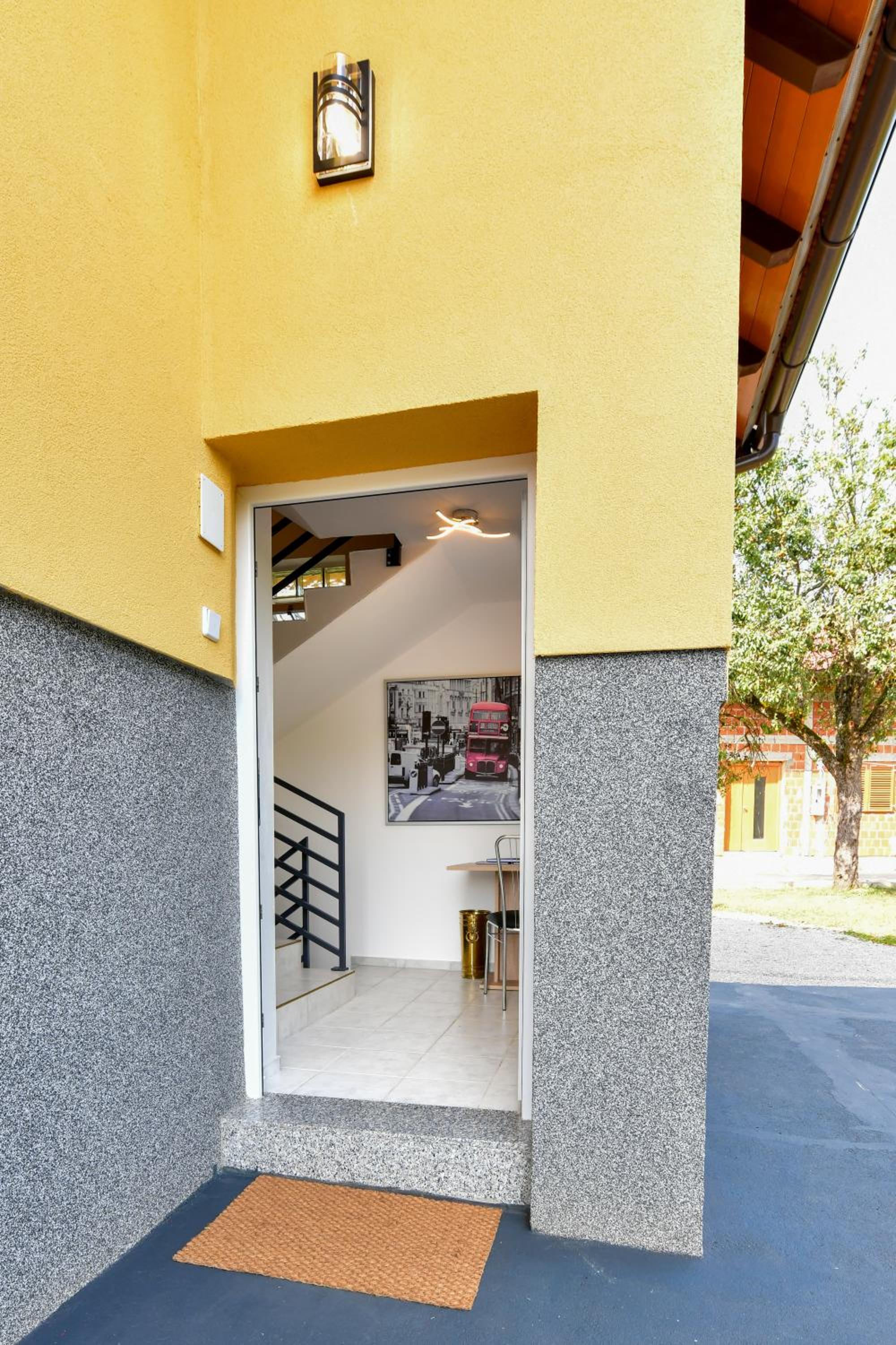 Apartman ROSE view 4