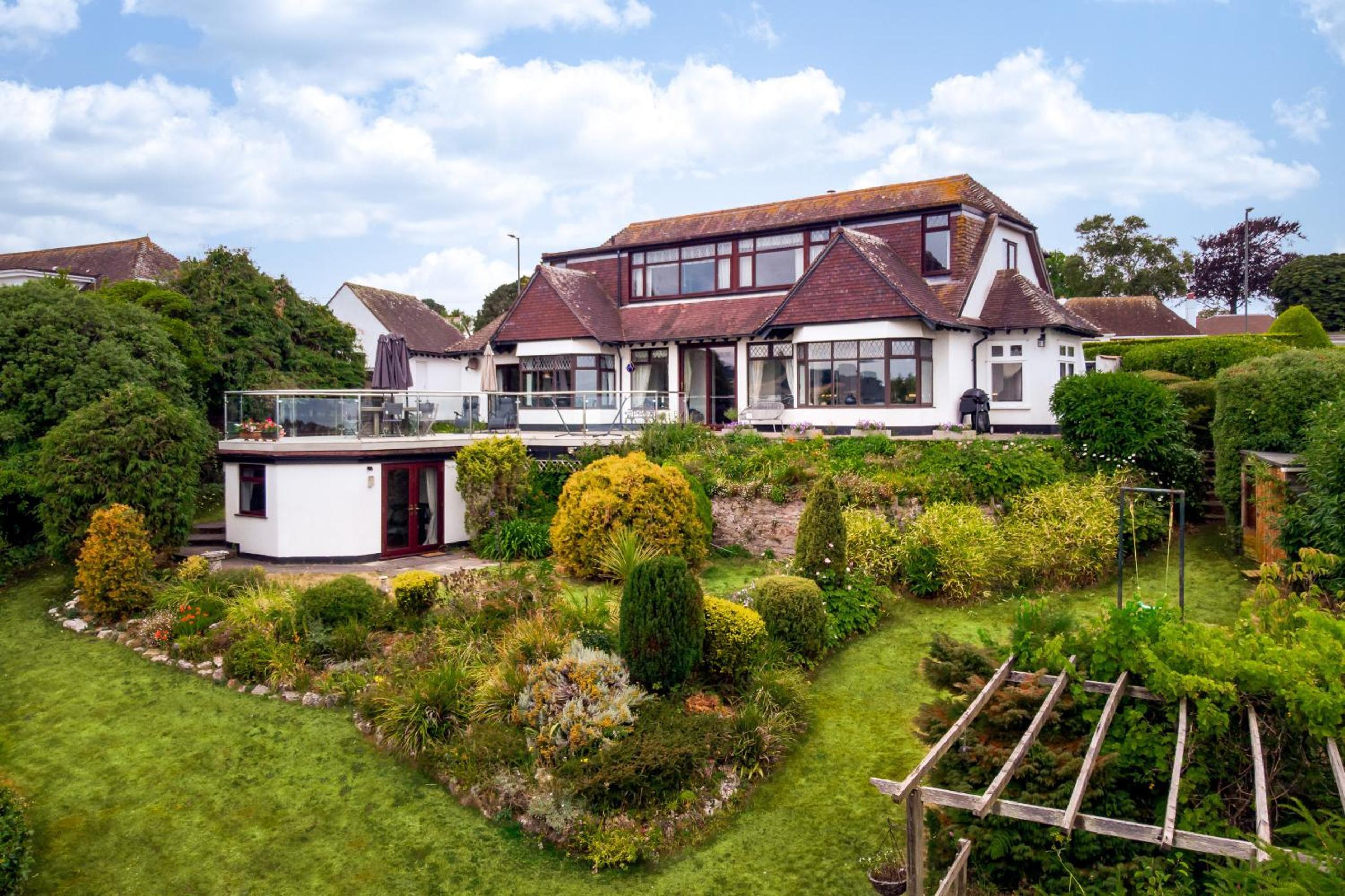 The Spinney - Spectacular views over the bay and close to beach with parking view 2