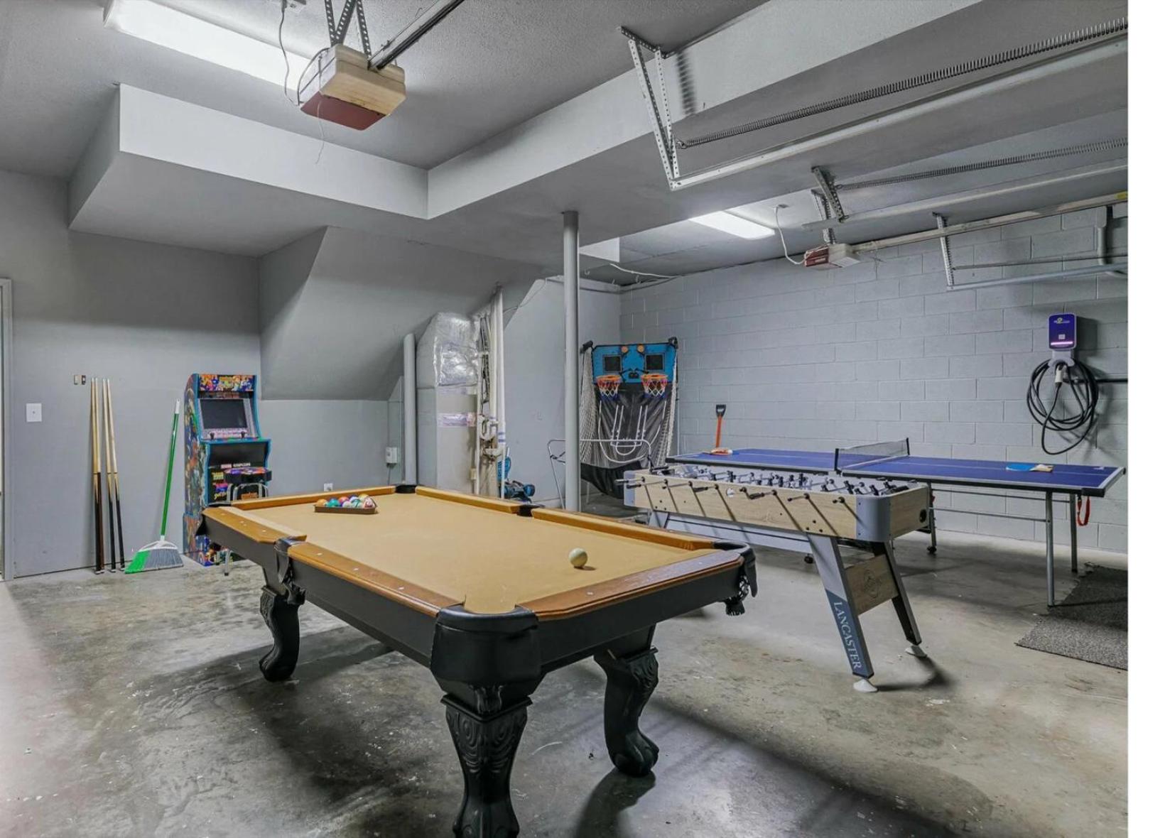 NEWLY Renovated near Asheville! HOT TUB and seasonal POOL! view 5