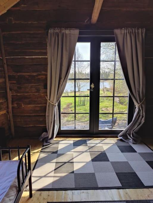 Villa Aurinkoranta Mökki merenrannalla!