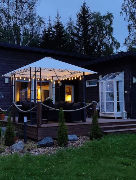 Villa Aurinkoranta Mökki merenrannalla!
