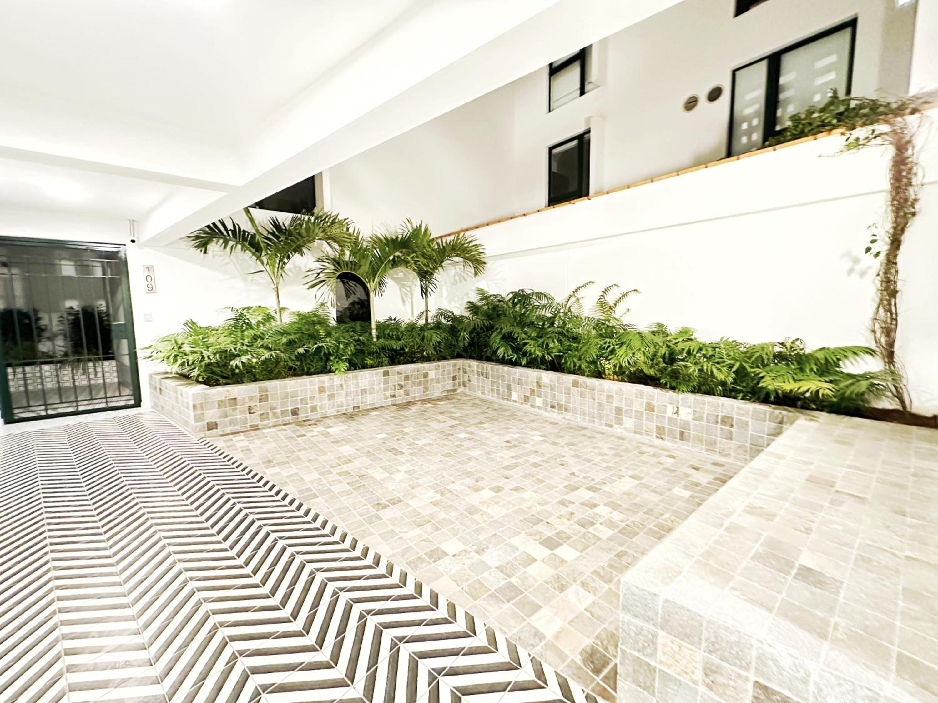Vacation Escape - Elegant Barranco Stay near Beach & Art view 5