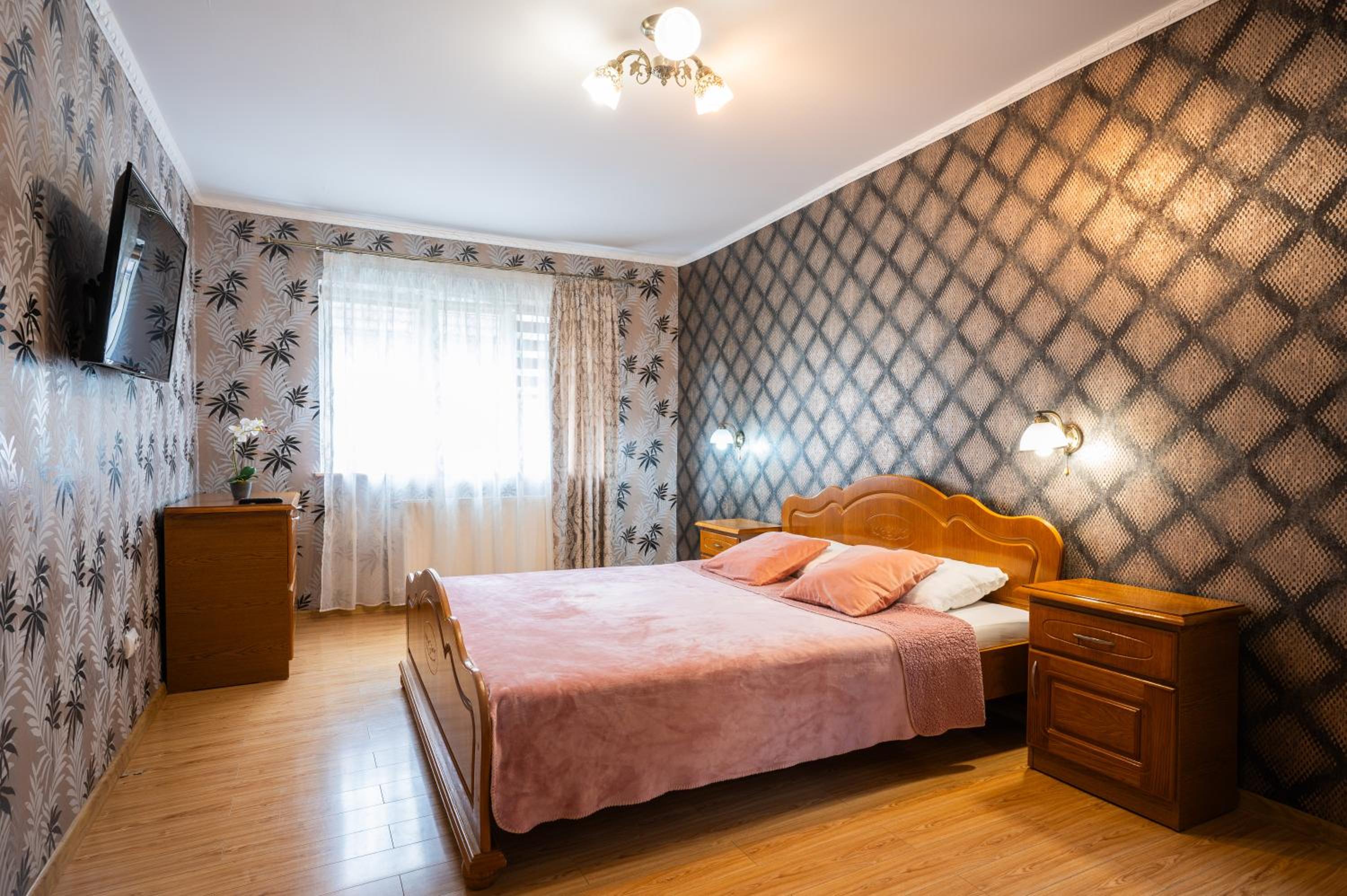 Noua Oasis BNB with PARKING view 3