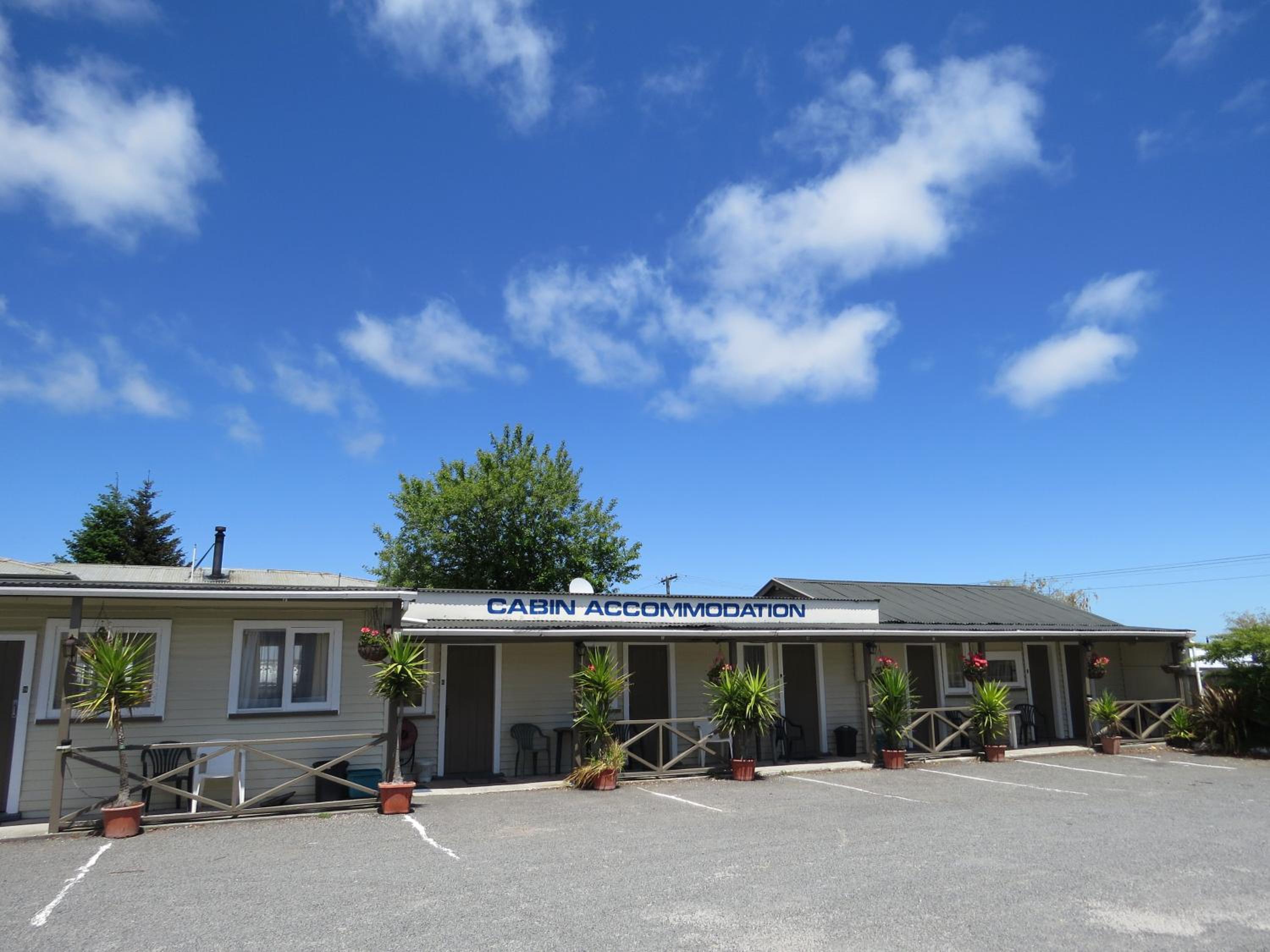 Camellia Court Family Motel
