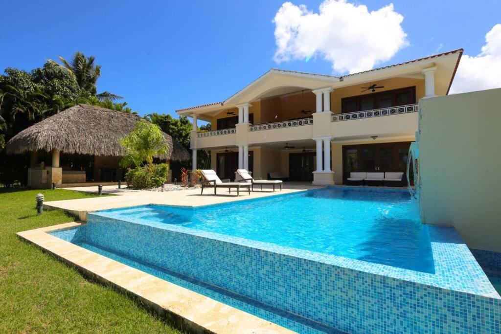 5 Bdr Pool Villa Golf Club view 4