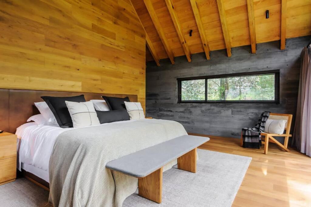 Casa Fika Surrounded by forest in Rancho Avándaro