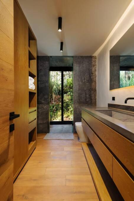 Casa Fika Surrounded by forest in Rancho Avándaro