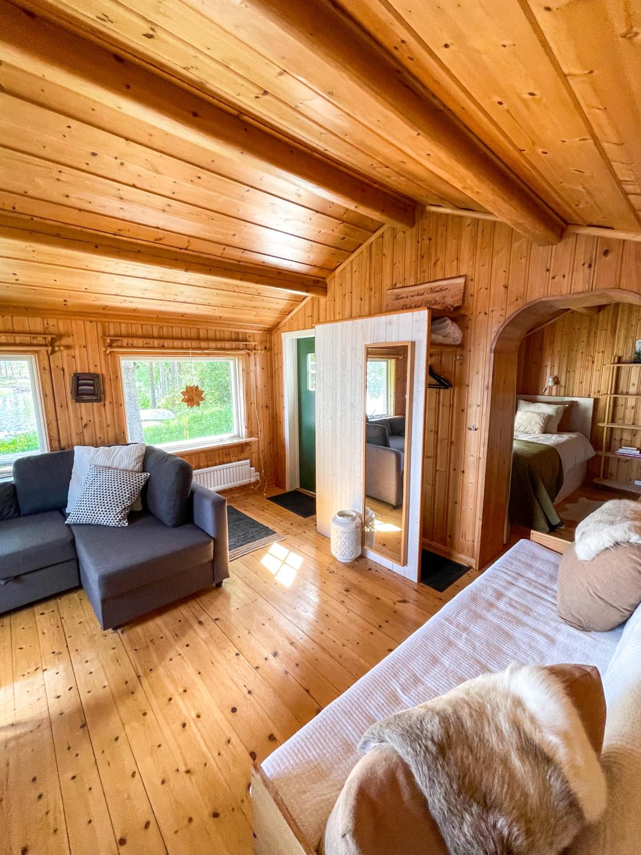 Laplandliv cabin on the lake view 5
