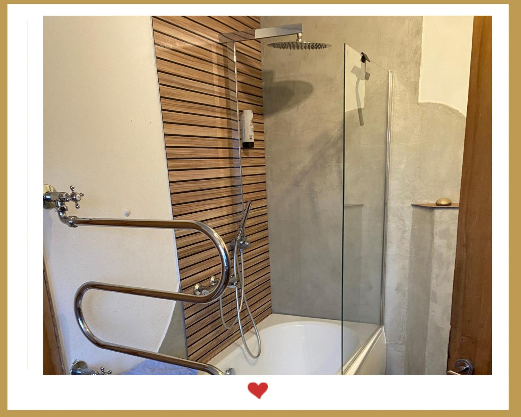 Berghupferl en Oberaudorf — bathroom