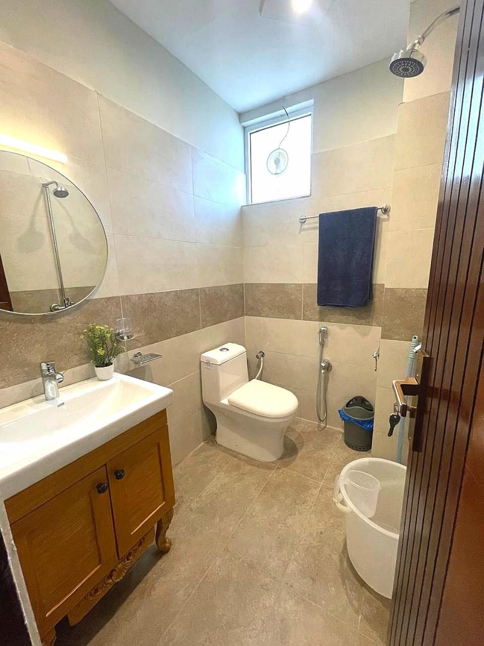 Elegant Retreat-Studio Apartment view 2