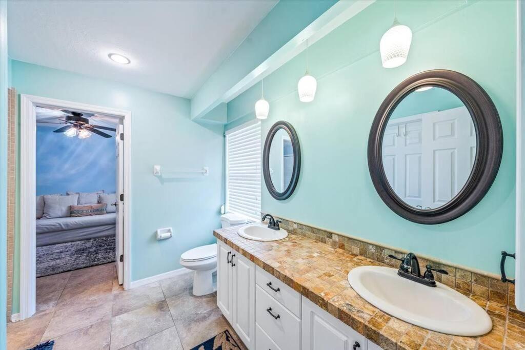 Honolulu East - Vacation home with heated pool and Gulf-access canal - Property Image 1