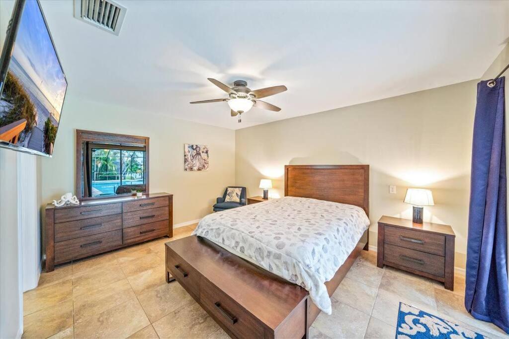 Honolulu East - Vacation home with heated pool and Gulf-access canal - Property Image 9
